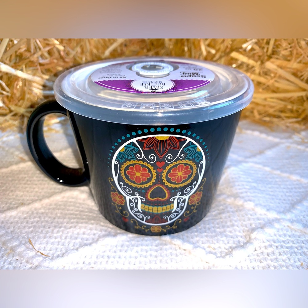 Boston Warehouse Halloween Skull Designed 20 oz Souper Mug- NWT